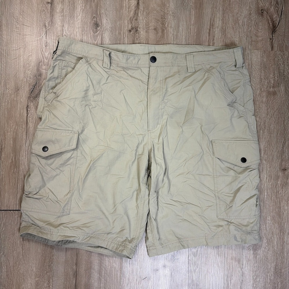 Duluth Trading Co Armachillo Cooling 11" Cargo Shorts Beige Size 42 Nylon